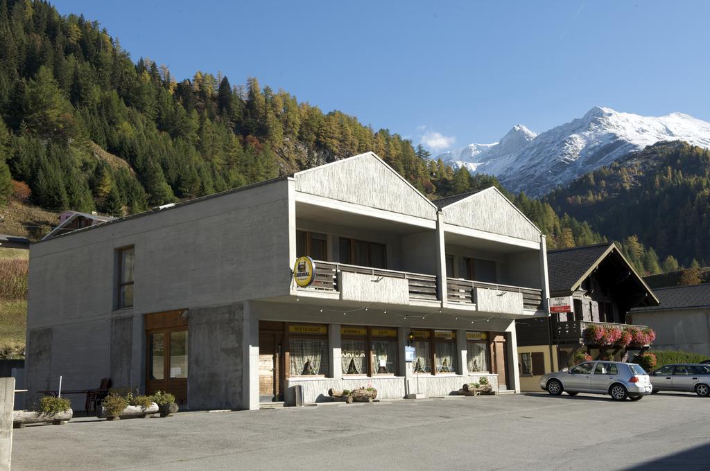 Auberge Des Charmettes Bourg-Saint-Pierre Zewnętrze zdjęcie